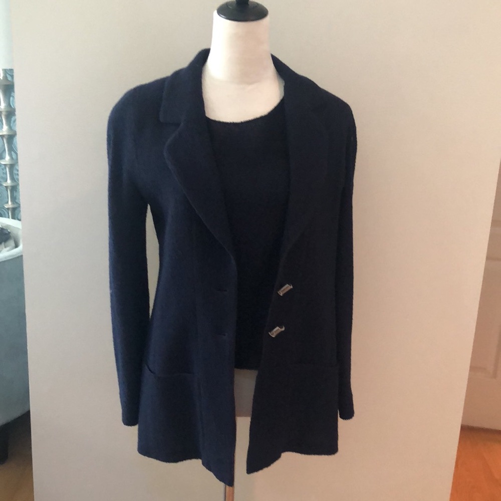 Chanel navy blue wool boucle jacket and matching shell. Size 38